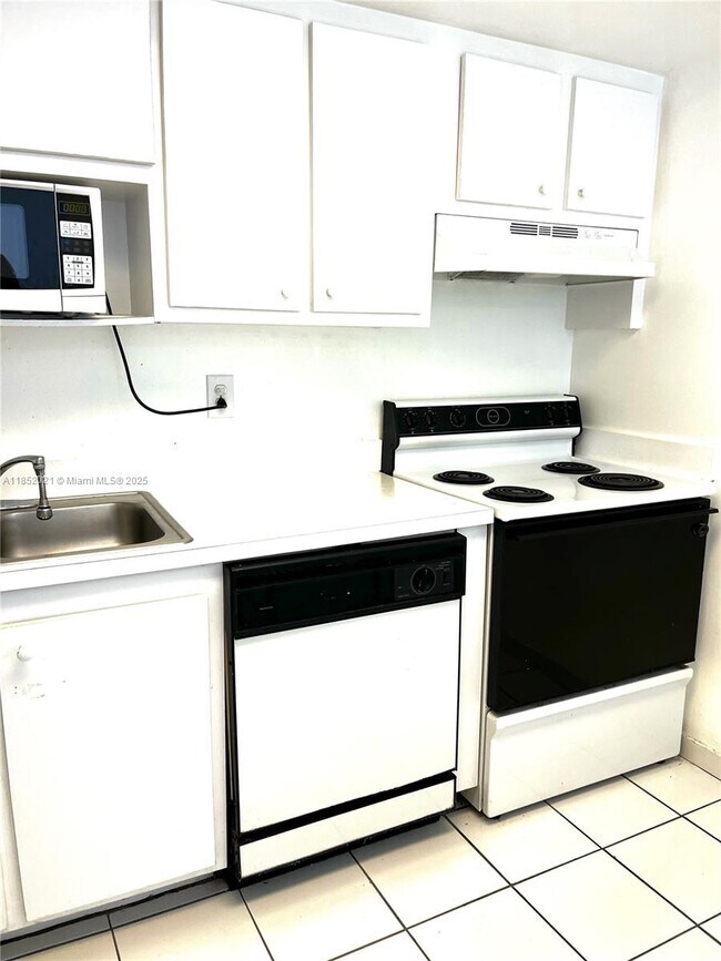 Foto del edificio - 802 NW 87th Ave