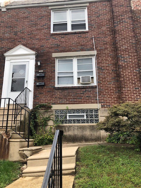 Primary Photo - 2119 Washington Ln