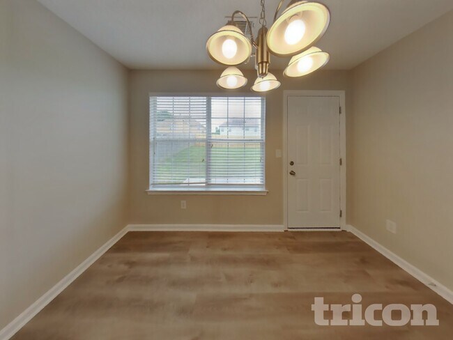 Foto del edificio - 9493 Creekside Rd