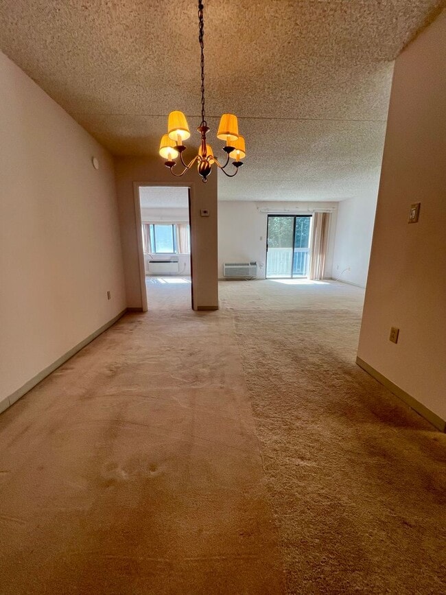 Foto del edificio - Gorgeous 2-Bedroom Condo at Crum Creek Val...