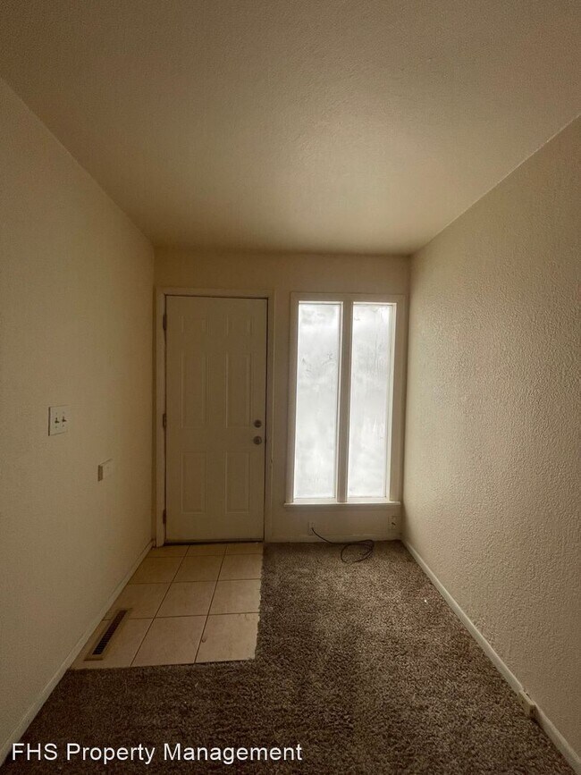 Foto del edificio - 2 br, 1 bath House - 919 N Fulbright Ave