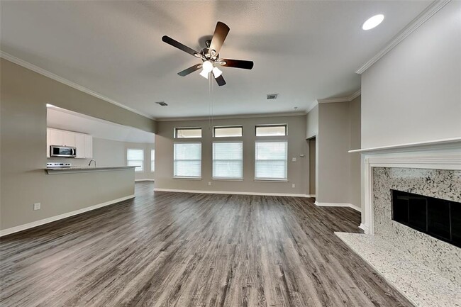 Foto del edificio - 8227 Sports Haven Dr