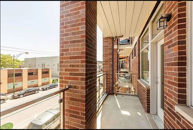 Building Photo - 2442 N Clybourn Ave
