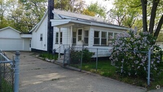 Building Photo - 1343 E Broadway Ave