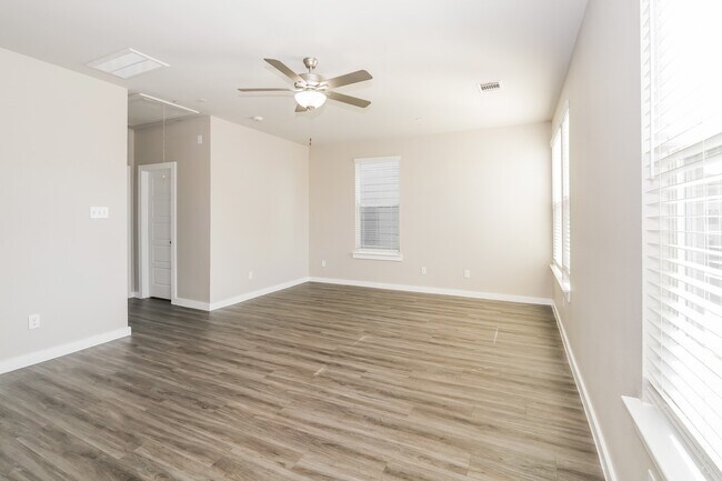 Foto del edificio - 309 N Centro Cir