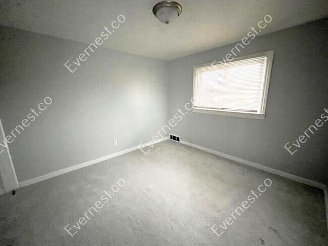 Foto del edificio - 15380 Meyers Rd