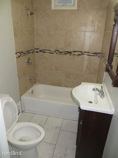 Building Photo - 5 br, 3 bath House - 55 Plum St