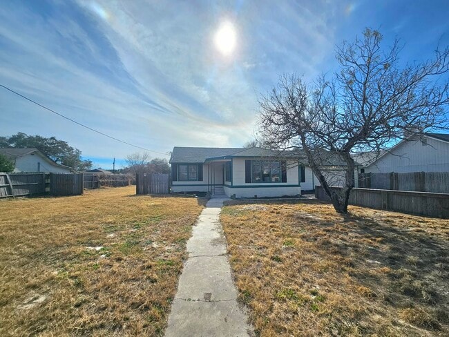 Foto del edificio - 513 Oakdale Dr