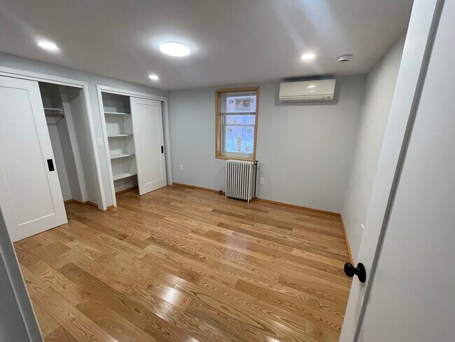 Foto del edificio - 2544 Yates Ave