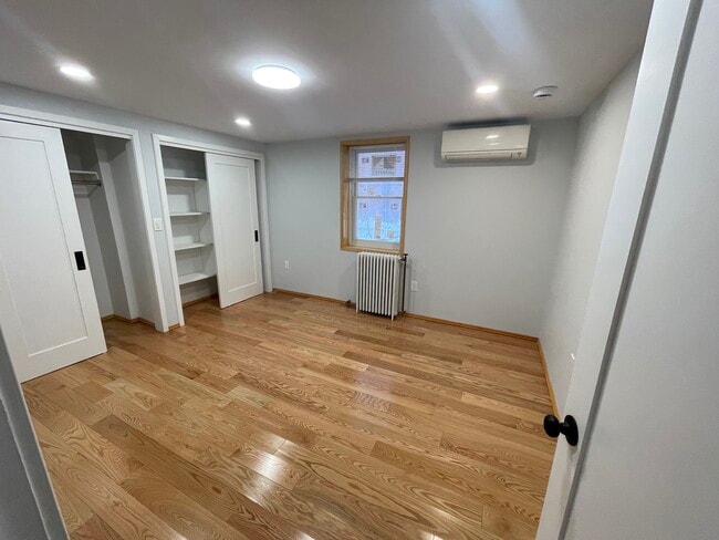 Building Photo - 2544 Yates Ave