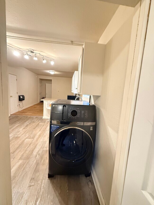 Foto del edificio - 3108 Oakland Ave