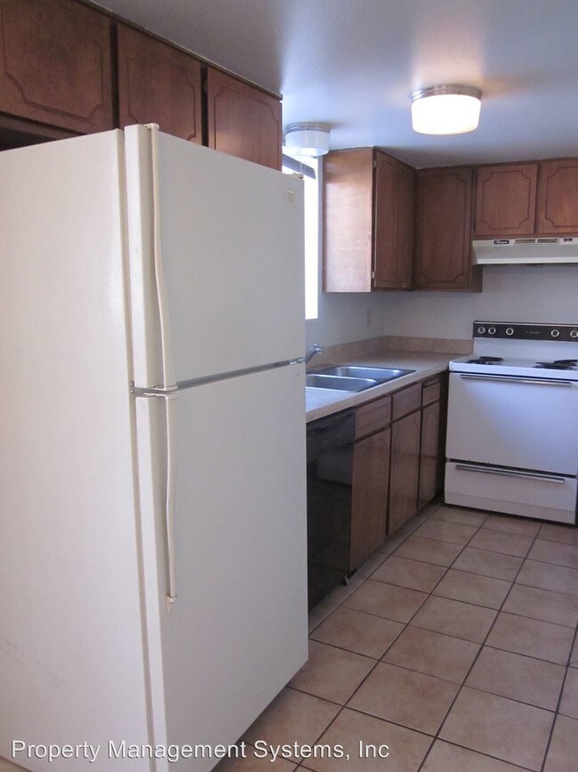 Building Photo - 8317-8319 S Shelba Ct