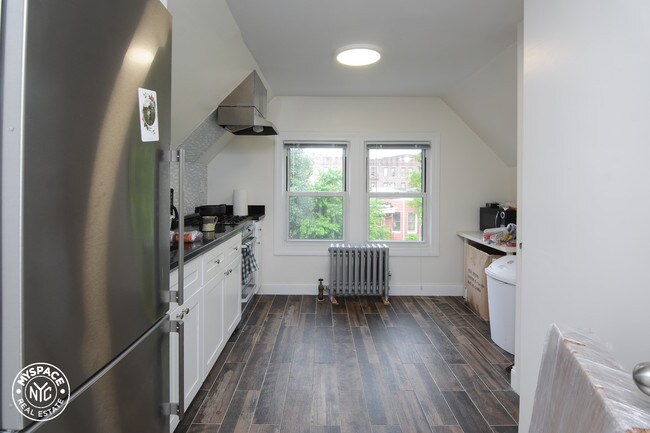 875 New York Ave Unit 3flr Brooklyn Ny 11203 Apartment For Rent