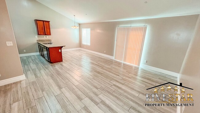 Foto del edificio - 5509 Baja Dr