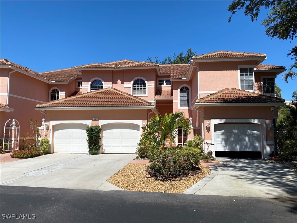 Foto principal - 15200 Cedarwood Ln