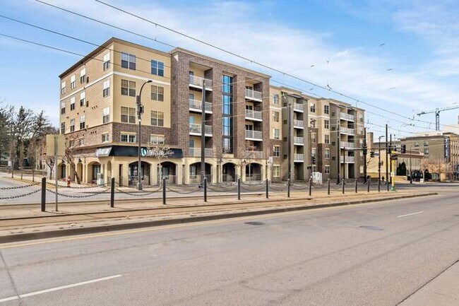 Foto del edificio - 2900 University Ave SE