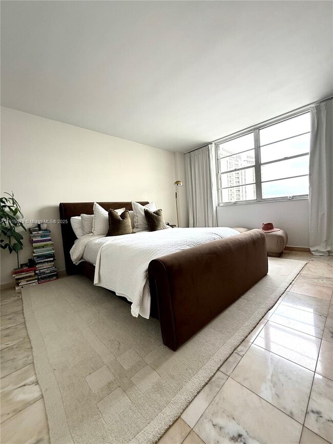 Building Photo - 5 Island Ave