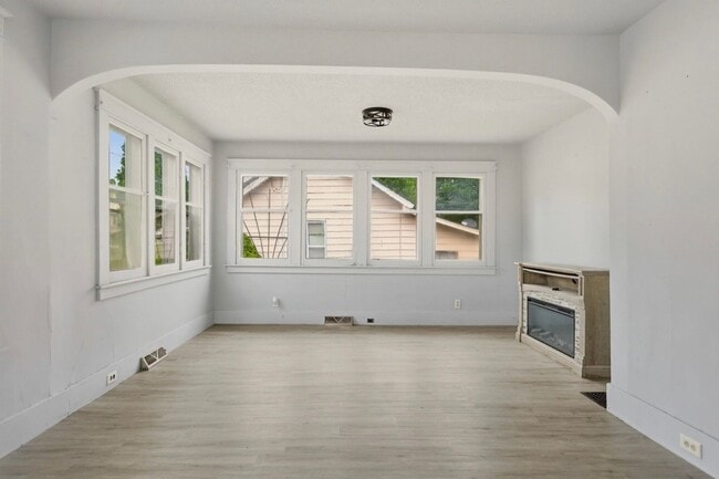 Building Photo - Updated 3BR Home – Renovated Kitchen & Detached Garage