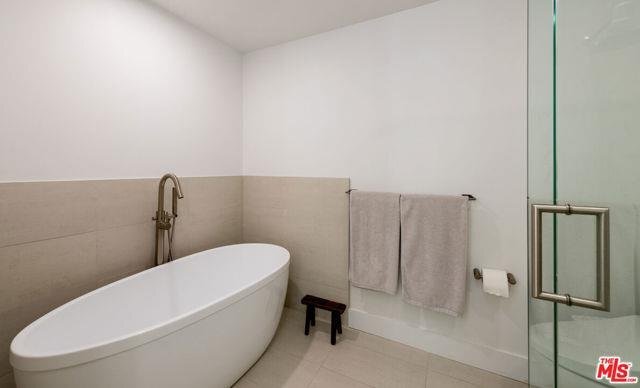 Primary Photo - 4350 Via Dolce Apt #210, Marina del Rey, C...