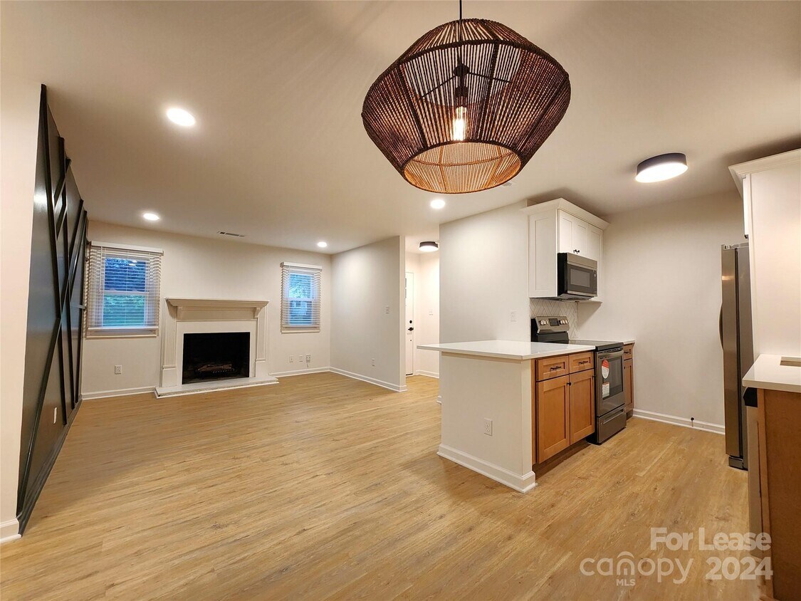 Foto principal - 8635 Crows Nest Ln