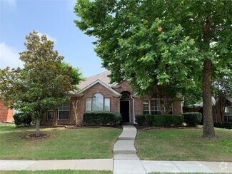 Building Photo - 10519 Camelot Dr