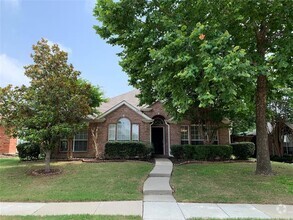 Building Photo - 10519 Camelot Dr