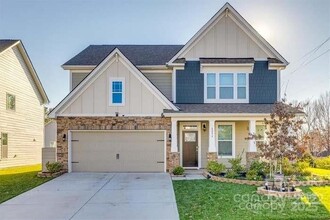 Building Photo - 6299 Artigas Dr