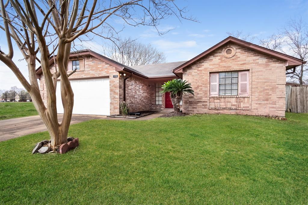Primary Photo - 15706 Wildwood Lake Dr