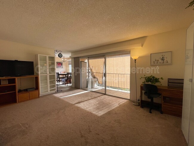 Building Photo - 294 Chambers St