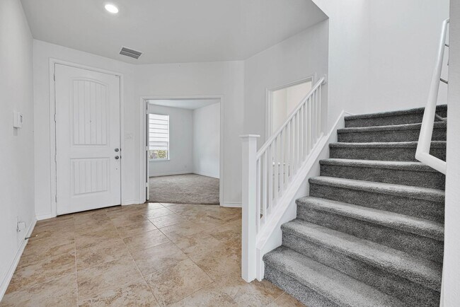 Building Photo - Home for Rent Near JBSA!