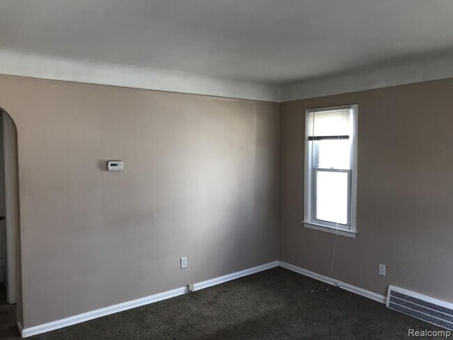 Building Photo - 1414 Owana Ave