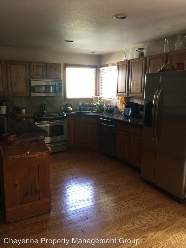 Building Photo - 3611 Silvergate Dr