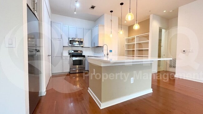 Building Photo - 2950 McKinney Ave