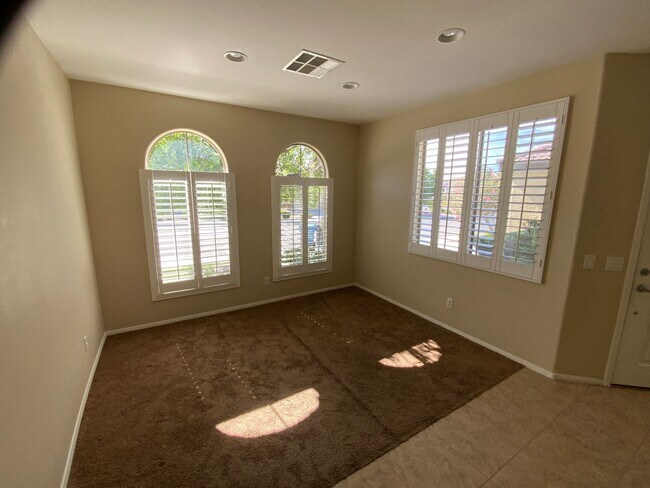 Building Photo - RISE CANYON DR
