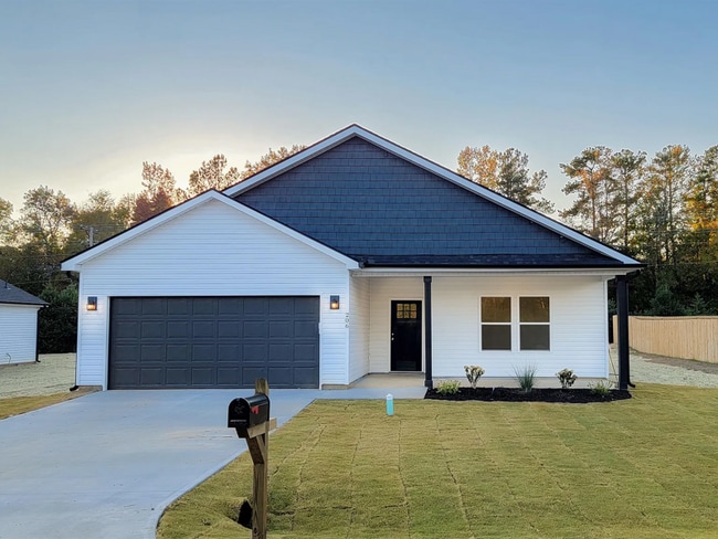 Building Photo - 206 Essex Dr