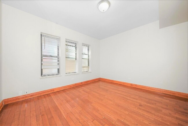 Foto del edificio - 1655 E 79th St