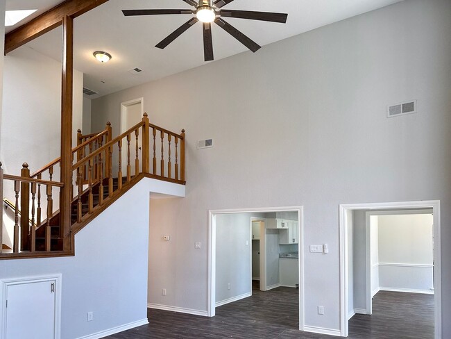 Building Photo - 55001 Windmill Ln