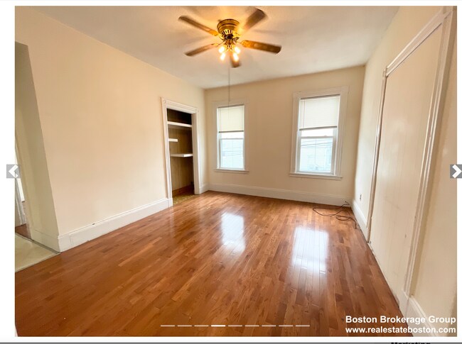 Foto del edificio - 45 Crescent Ave