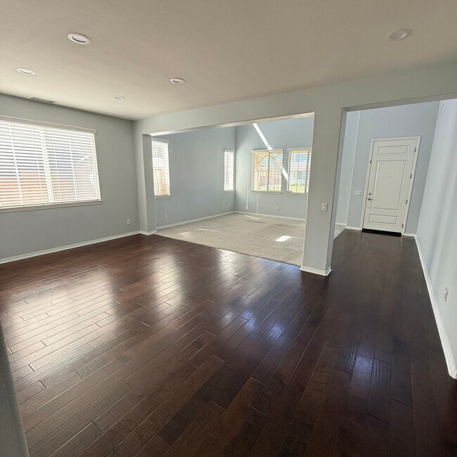 Foto del edificio - 8108 Finch St