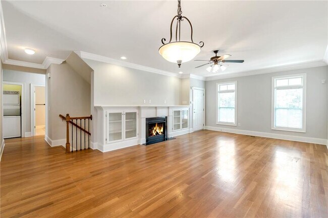 Building Photo - 813 Perennial Dr