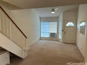 Building Photo - 284 Mananai Pl