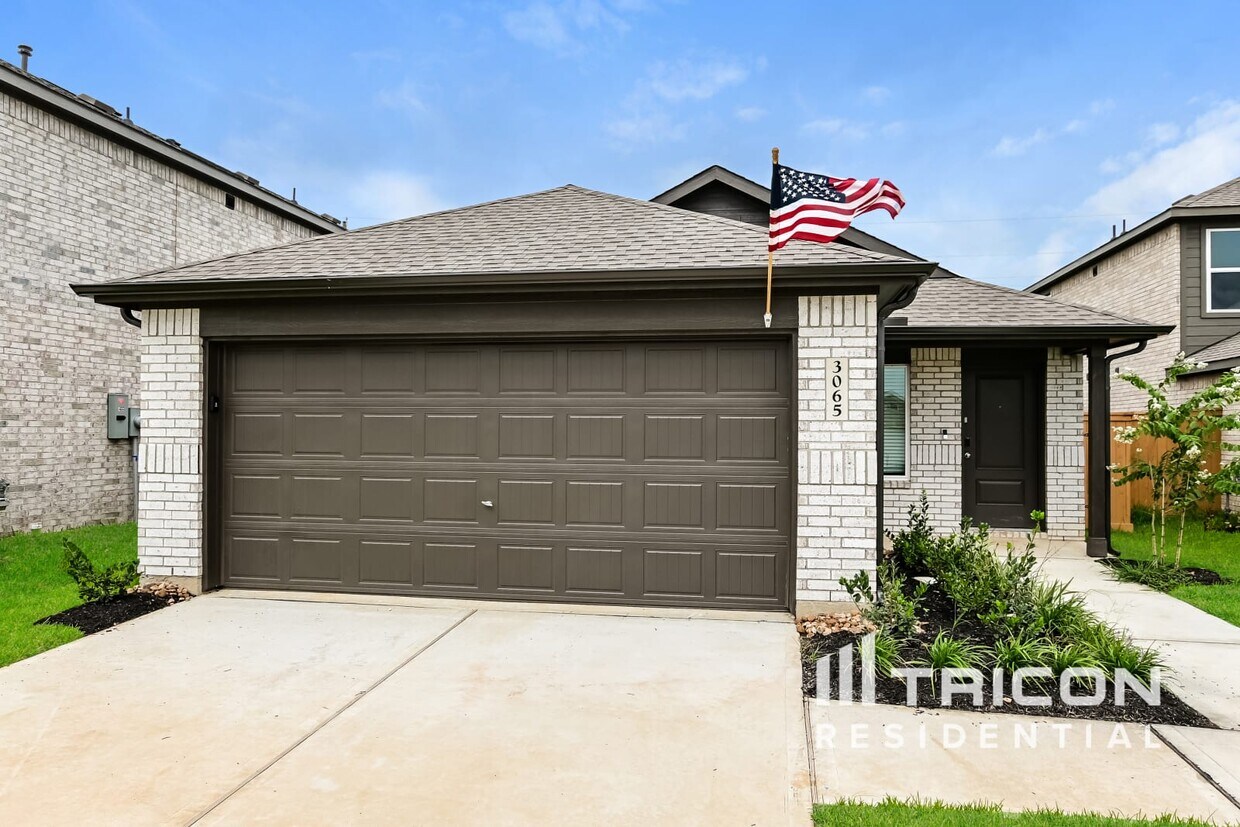 Foto principal - 3065 Dawn Sound Dr