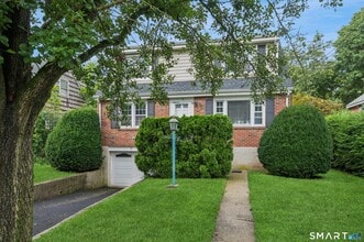 Building Photo - 32 Hollow Wood Ln