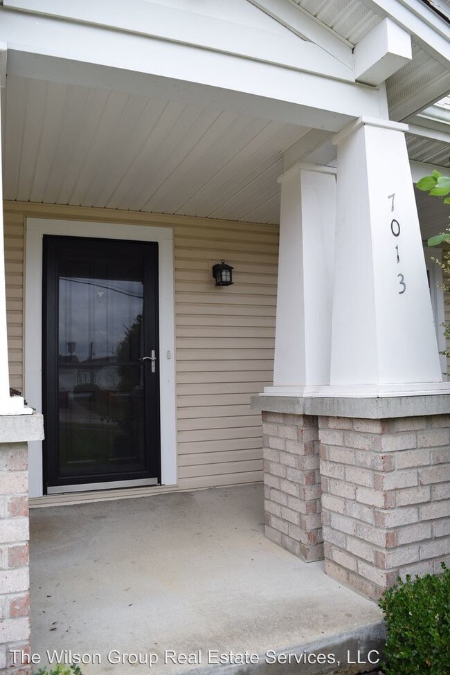 Building Photo - 7013 Lexington Point Dr