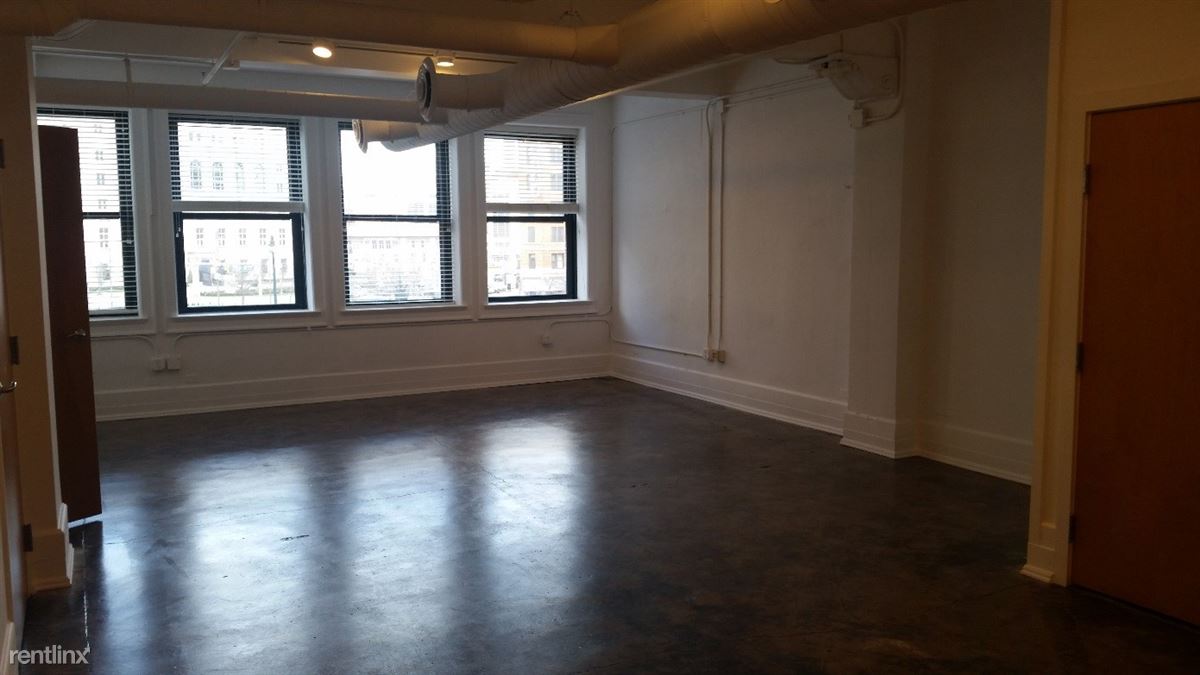 Foto del edificio - 1525 Broadway St