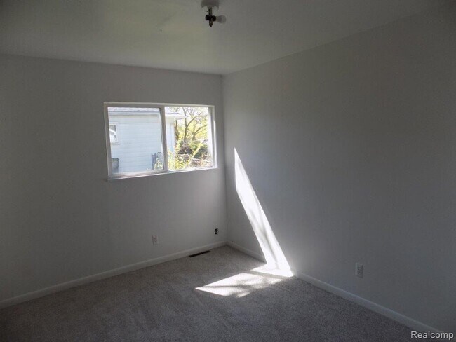 Building Photo - 20880 Finley St