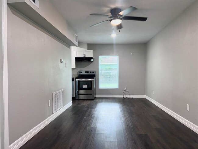 Building Photo - 207 Avenue A