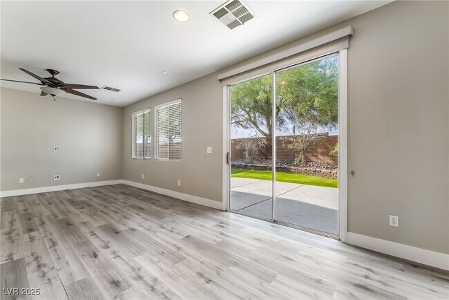 Foto del edificio - 10667 Mann St