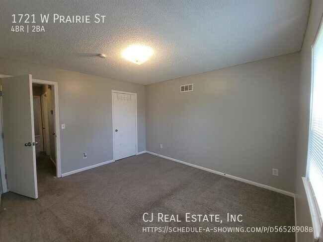 Building Photo - 1721 W Prairie St