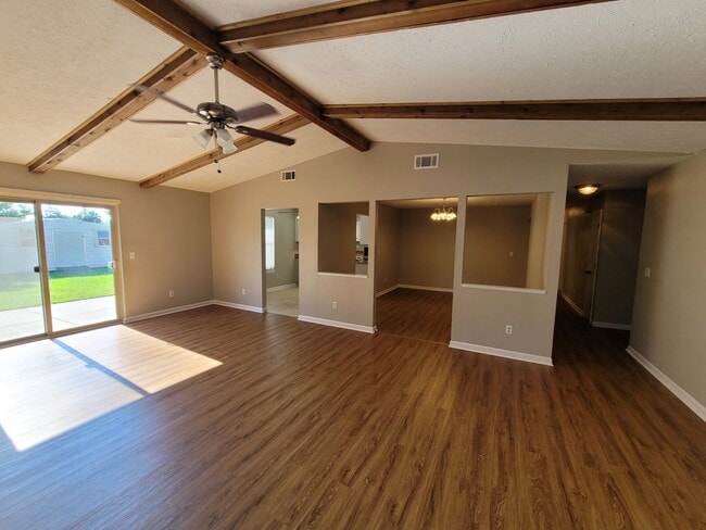 Building Photo - Callaway 3 bedroom 2 bath home with 2 car ...